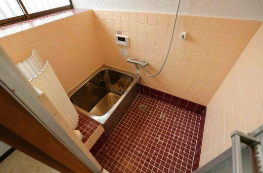 【中古】坂戸市西坂戸リフォーム中古住宅の浴室|落ち着いた空間のお風呂です