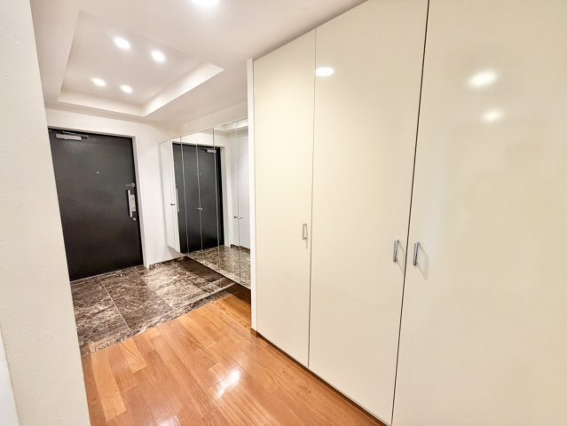 パークハウス八事の丘の玄関|玄関（姿見付玄関収納）