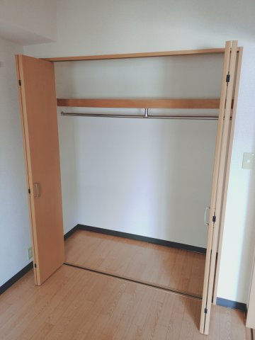 【収納】 | プレジール船橋本町 | お洋服もたくさんしまえます