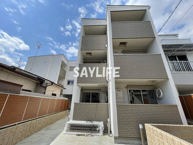 クリエオーレ宝持の外観