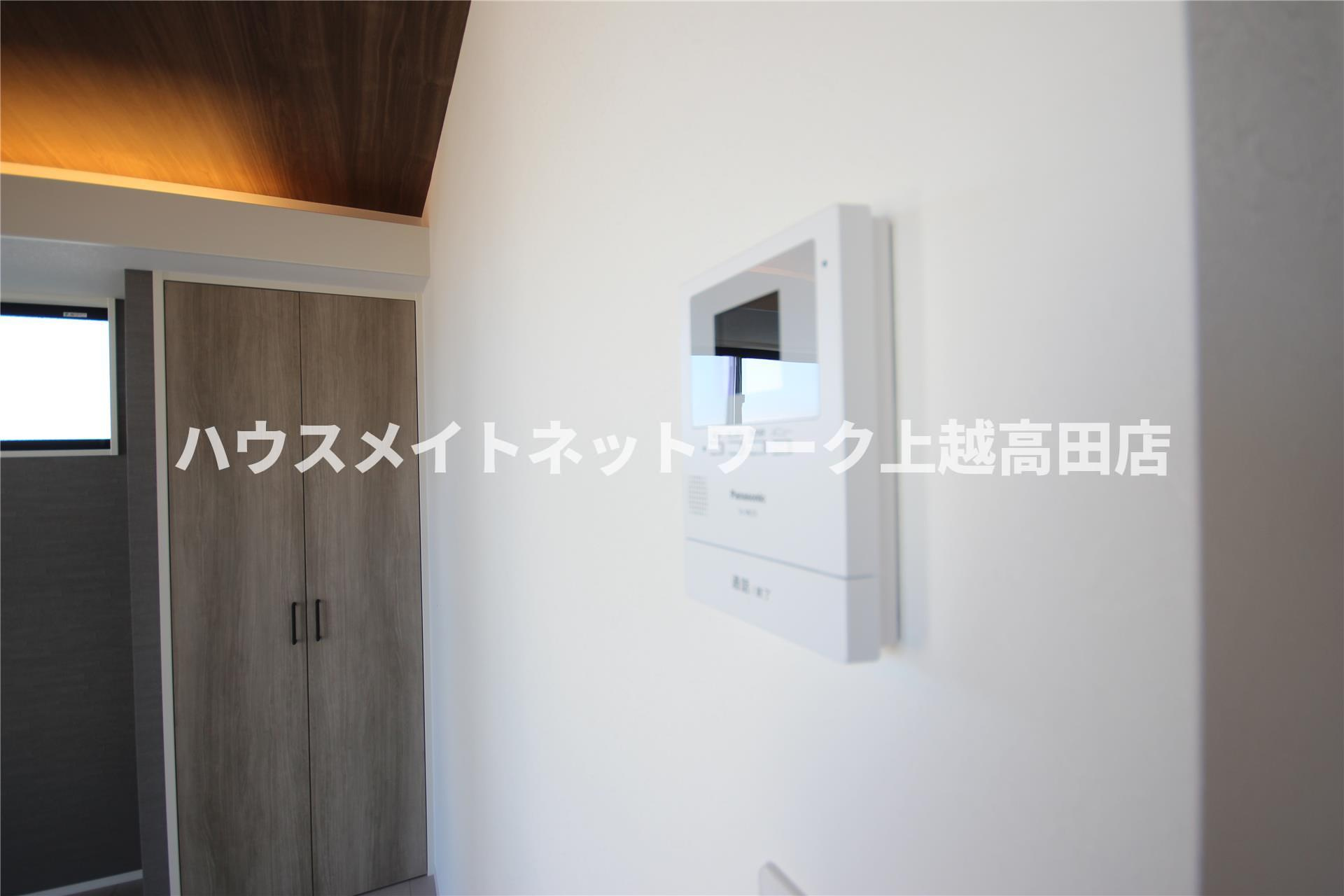 ユーソニアン上越・大字寺町Ａのセキュリティ|モニターホン（参考同型タイプの室内写真）