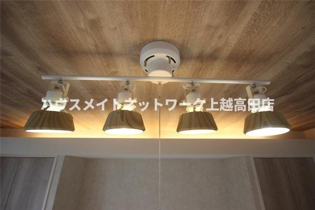 ユーソニアン上越・春日山Ａの展望|居室照明（参考同型タイプの室内写真）