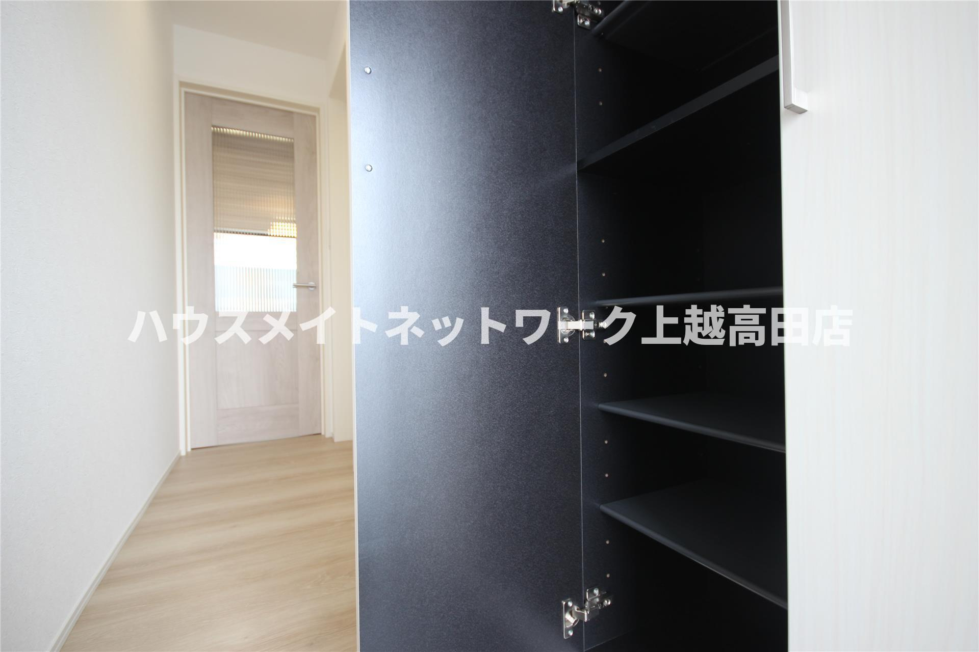 ユーソニアン上越・春日山Ａの収納|シューズボックス（参考同型タイプの室内写真）