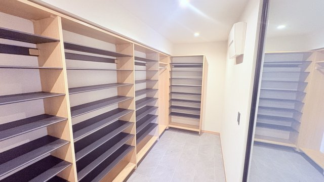 ★仲介手数料無料★朝日九段マンション（最上階・三方角住戸・陽当たり良好）の収納