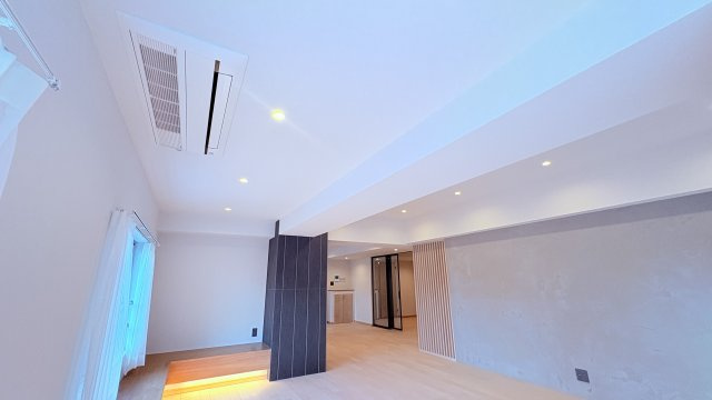 ★仲介手数料無料★朝日九段マンション（最上階・三方角住戸・陽当たり良好）の居間・リビング