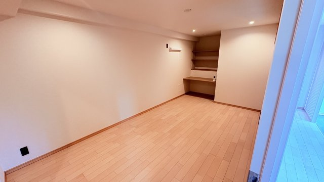 ★仲介手数料無料★朝日九段マンション（最上階・三方角住戸・陽当たり良好）の洋室