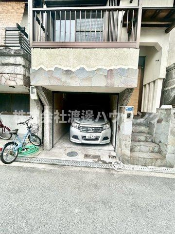 御幣島3丁目一戸建の駐車場