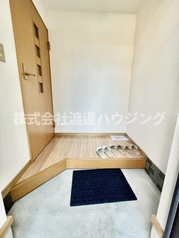 姫島1丁目貸家の玄関