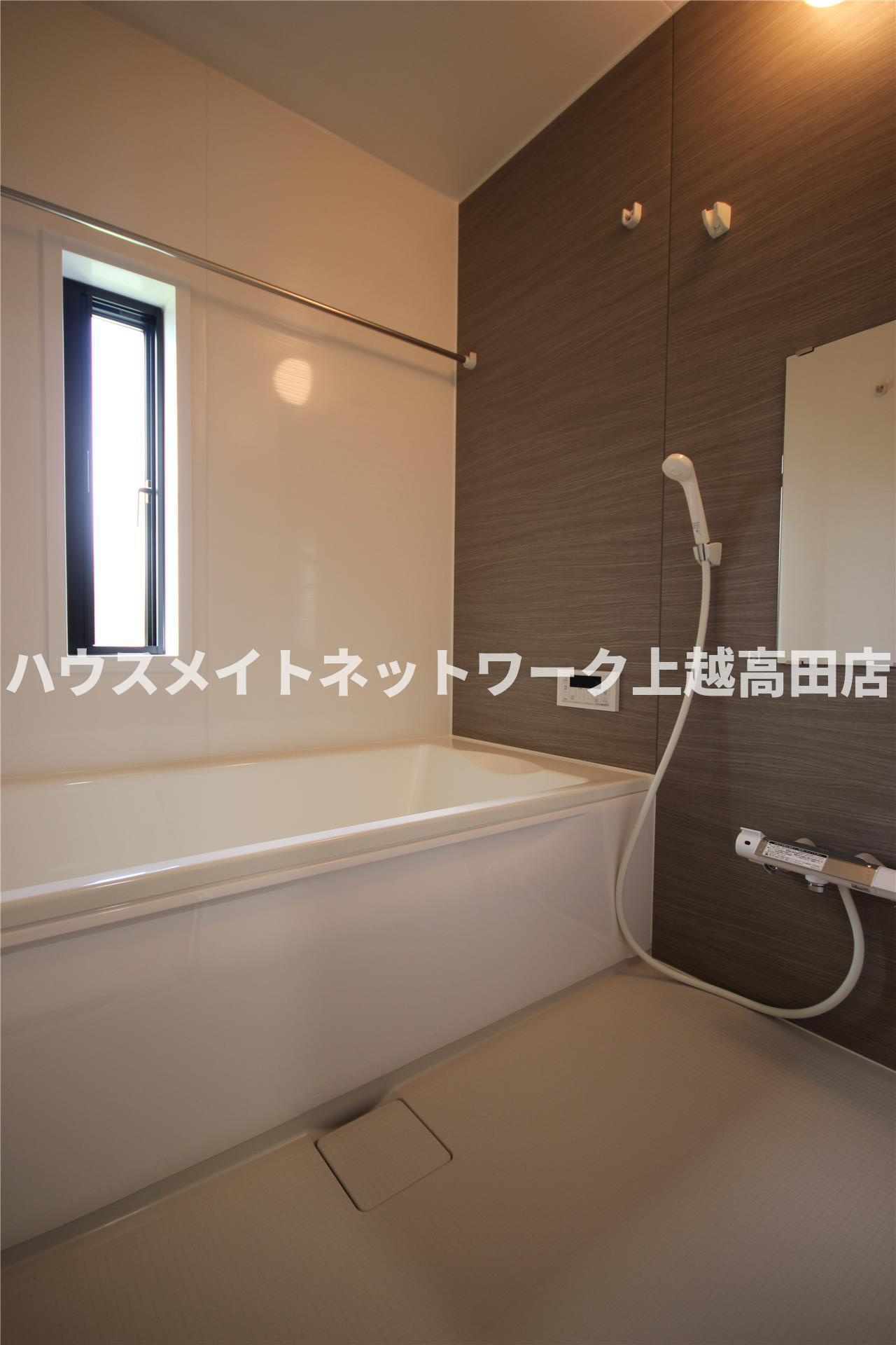 ユーソニアン上越・春日山Ａの浴室|追焚機能付（参考同型タイプの室内写真）