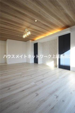 ユーソニアン上越・春日山Ａの居間・リビング|リビング（参考同型タイプの室内写真）