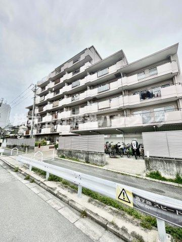 ユーハイツ千里の外観