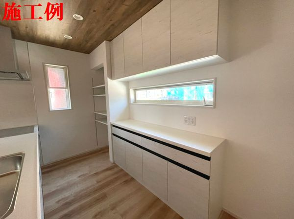 厚木市愛甲西1丁目新築戸建て　1号棟のキッチン|食器棚