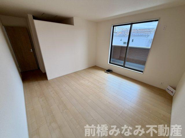 【新築】高崎市新町第８　３号棟(全９棟)　リーブルガーデン　新築建売分譲の洋室|きれいな洋室です