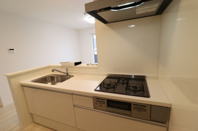 【キッチン】 | PREMILIFE花高松18 | 207　キッチン