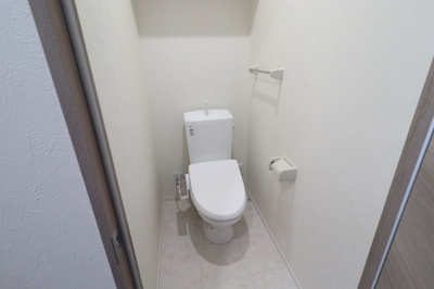 【トイレ】 | メゾンソレイユ中島西 | 温水洗浄暖房便座