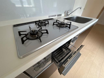 【キッチン】 | アンビシャス千葉城前 | グリル付３口コンロ