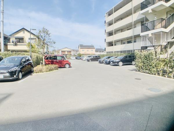 Ｂｒｉｌｌｉａ小金井桜町の駐車場