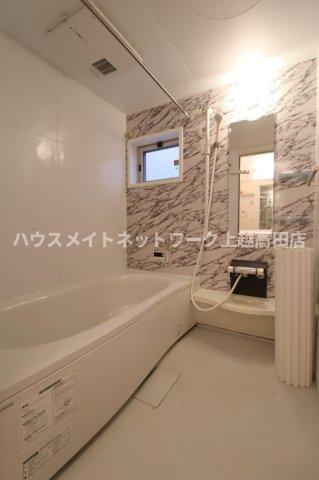 リュミエール Ｂの浴室|追焚機能付・浴室1坪