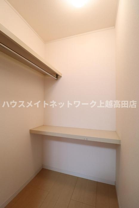 リュミエール Ｂの収納|ウォークインクローゼット