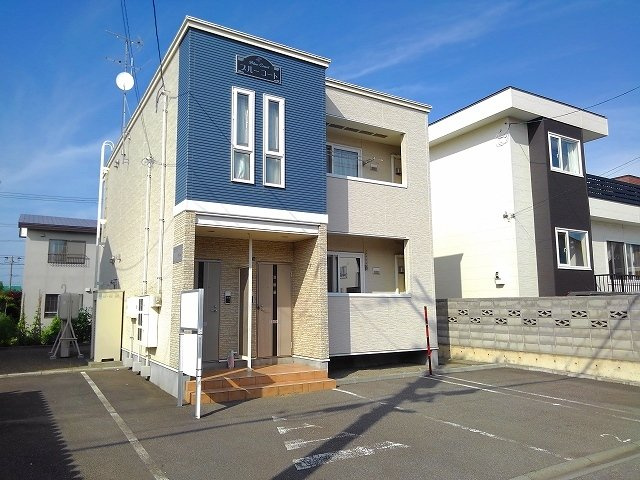 Ｂｌｕｅ　Ｃｏｕｒｔ