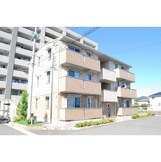 各務原市鵜沼三ツ池町３丁目のアパートの外観