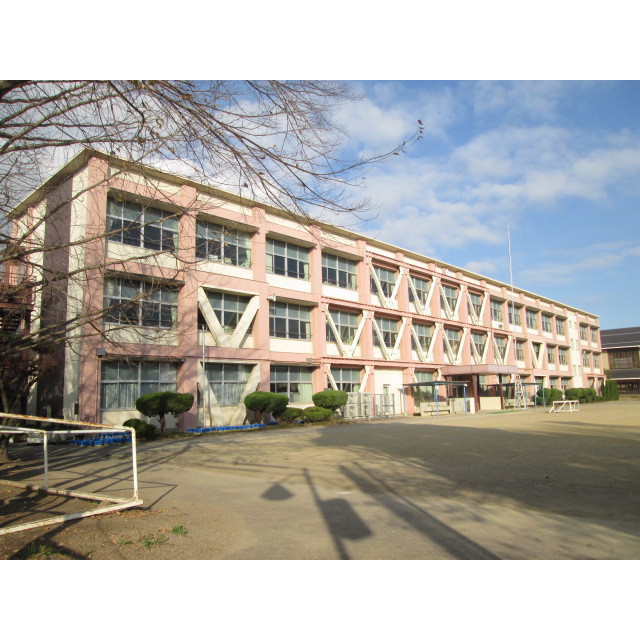 各務原市鵜沼三ツ池町３丁目のアパートの周辺