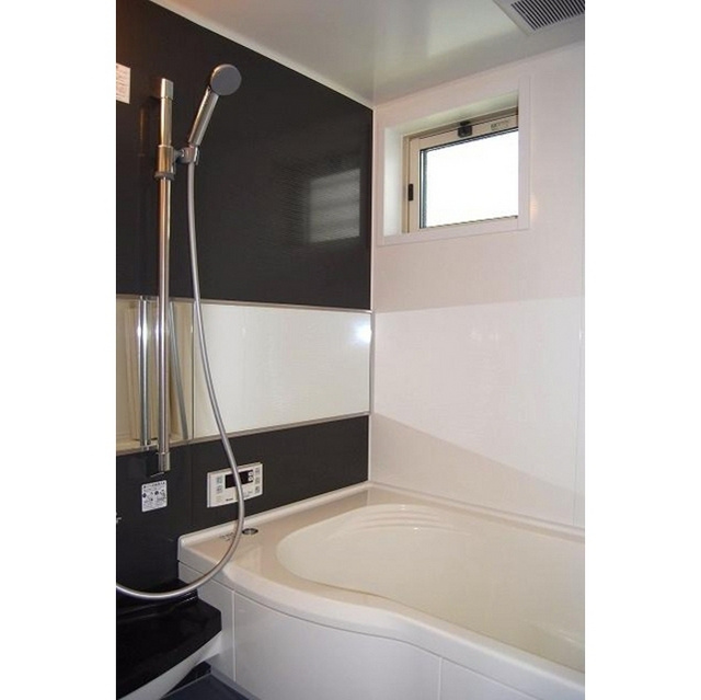 各務原市鵜沼三ツ池町３丁目のアパートの浴室