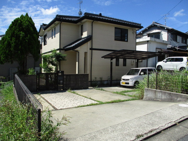 生駒郡斑鳩町龍田北１丁目の一戸建ての外観