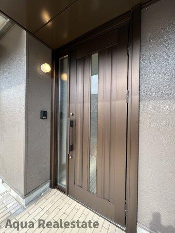 さぬき市造田是弘　リノベ住宅の玄関|落ち着いた玄関です