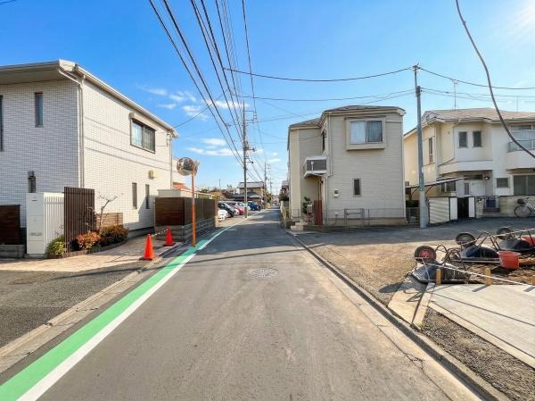 【前面道路含む現地写真】 | 閑静な住宅街です。
落ち着いた雰囲気と、心地の良い住環境。
