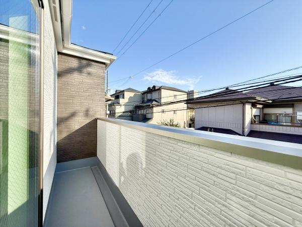 【バルコニー】 | 日当たり良いバルコニーです。洗濯物もしっかり乾きそうです♪
