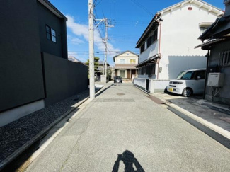 【前面道路含む現地写真】