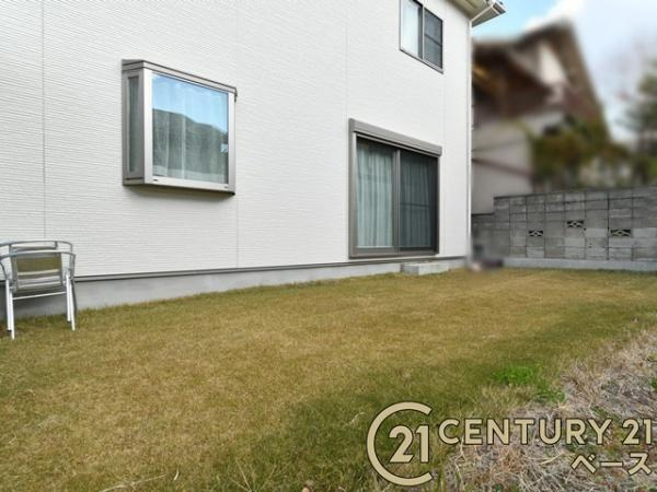 生駒郡斑鳩町服部２丁目　一戸建の庭|■現地撮影写真■ＢＢＱや家庭菜園など多用途に楽しめるお庭付き！