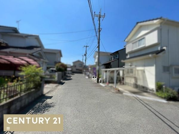 和歌山市田尻　中古戸建の前面道路含む現地写真