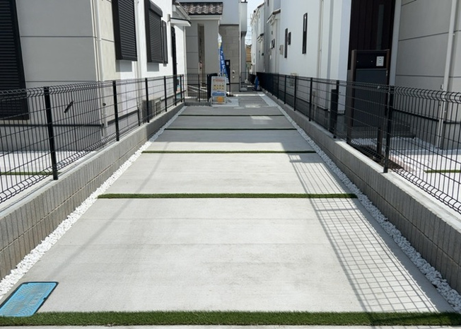 【駐車場】 | 駐車場と明記されていても、最小スペースでつくられた駐車場だと大型車は駐車できなかったり、出入りしにくくなったりする可能性があります。お車のサイズと購入したい物件の駐車場のサイズを現地で確認しましょう。