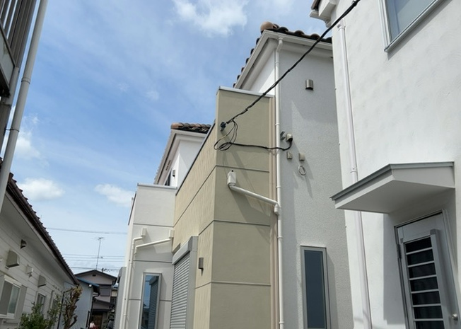 【外観】 | ついに完成致しました！現地をご見学に行く際は、道路の幅や周辺の交通量、施設などをご確認頂くことをおすすめします！物件の流れが早いため、内見をしたい方はお早めに当社営業までお問い合わせ頂きご予約下さい！