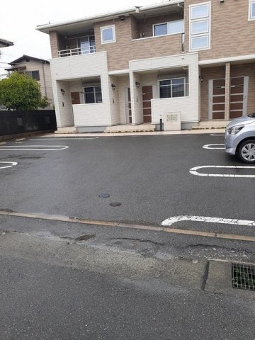 プレドラガール久留米の駐車場