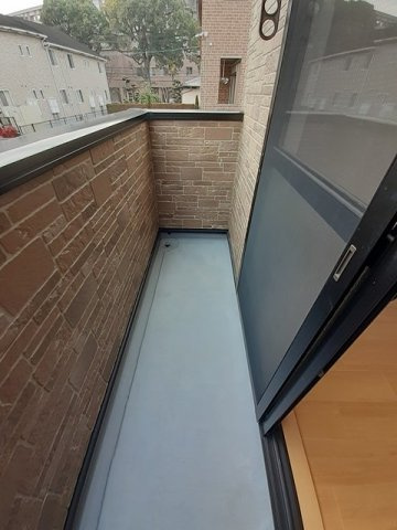 ラミアカ－メラ　ドゥエのバルコニー