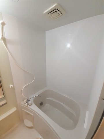 ラミアカ－メラ　ドゥエの浴室