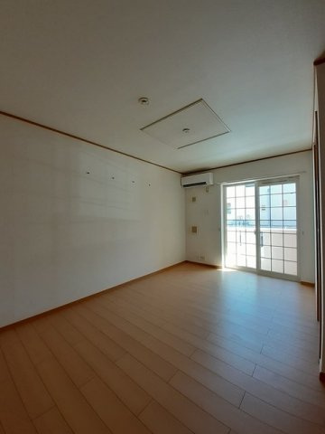 レジダンス・ノーブル　Ⅱの居間・リビング