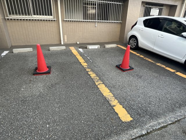 土井ハイツ北条口の駐車場