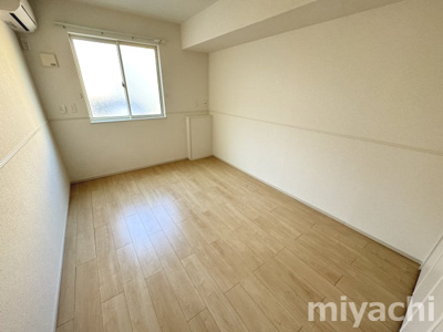 【洋室】 | モンドブリエ