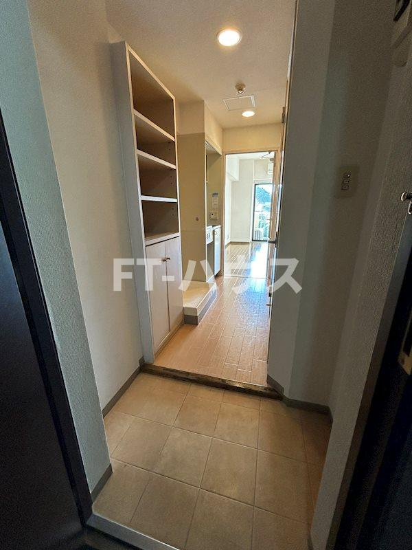 リヴェール・ビッグパインの玄関