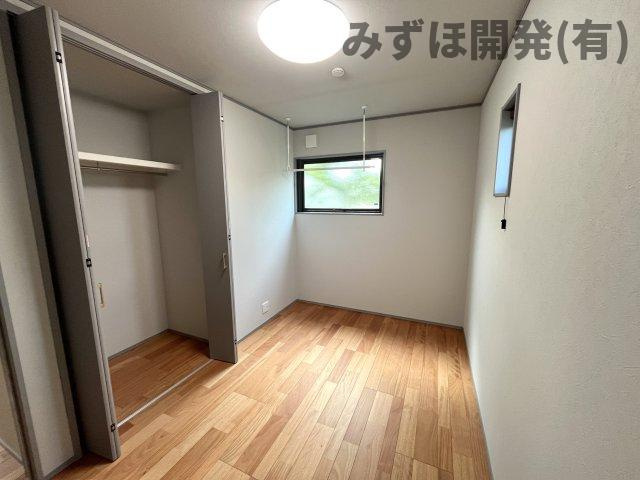 天童市柏木町2丁目1-1の洋室