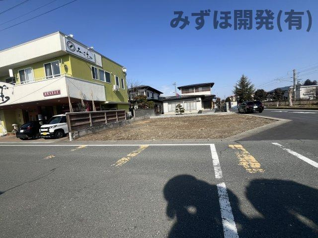 天童市柏木町2丁目1-1の前面道路含む現地写真