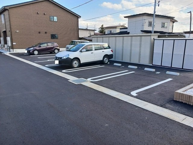 エピソードⅠの駐車場|駐車場があるので、車を買う予定の方も安心です