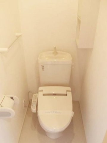 アベンチィーノ　Ⅰのトイレ|落ち着いた色調のトイレです