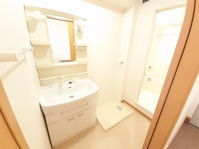 寿町イリーデの洗面所|忙しい朝には欠かせない洗面所です