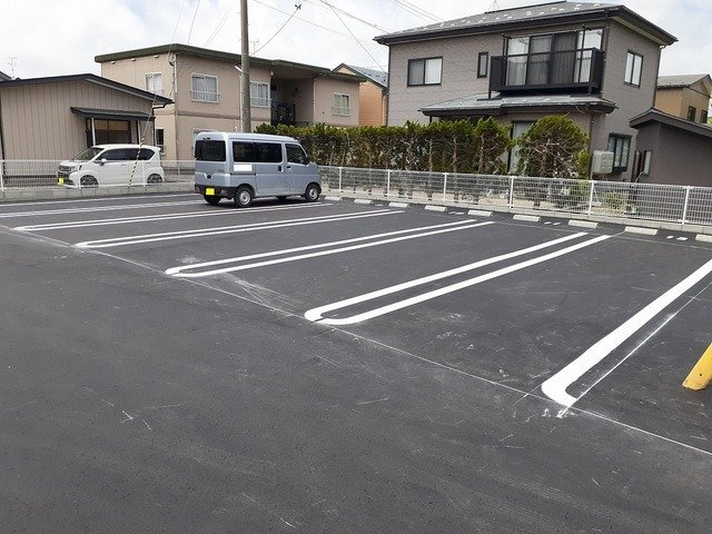 イ・ミリ　スピード　マスターの駐車場|駐車場があります