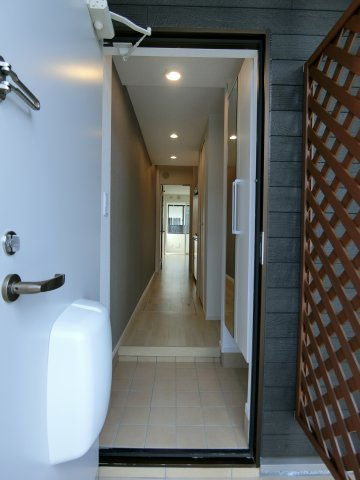 イリスプリエールの玄関